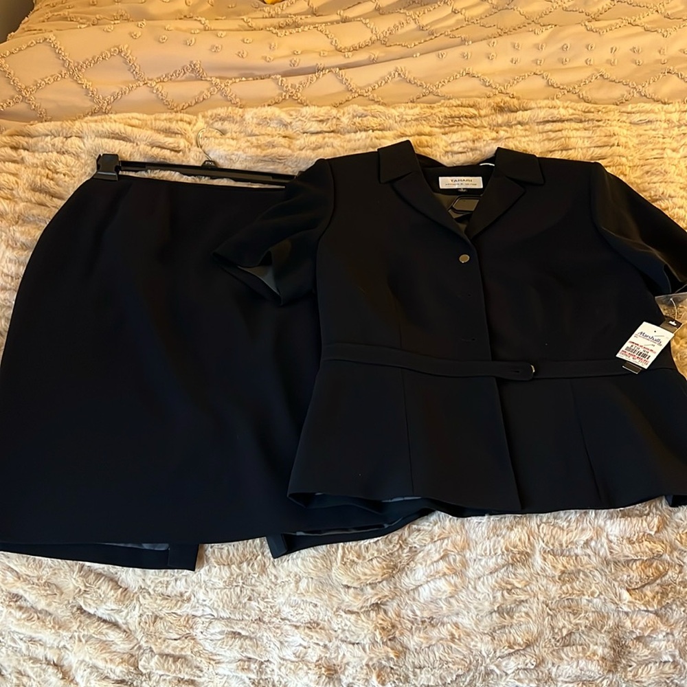 Two-Piece Suit (Black)